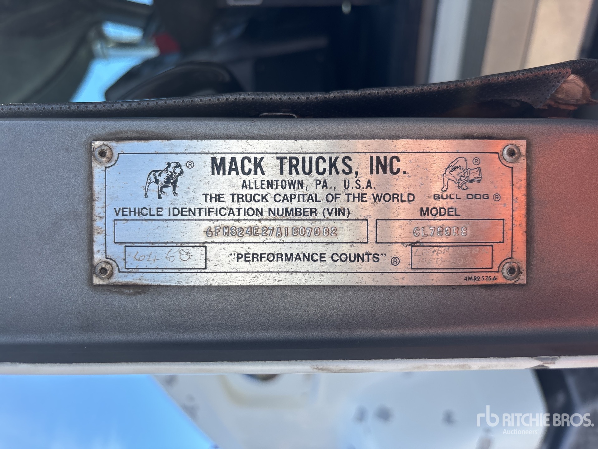 2001 Mack CLS07A TRIDENT