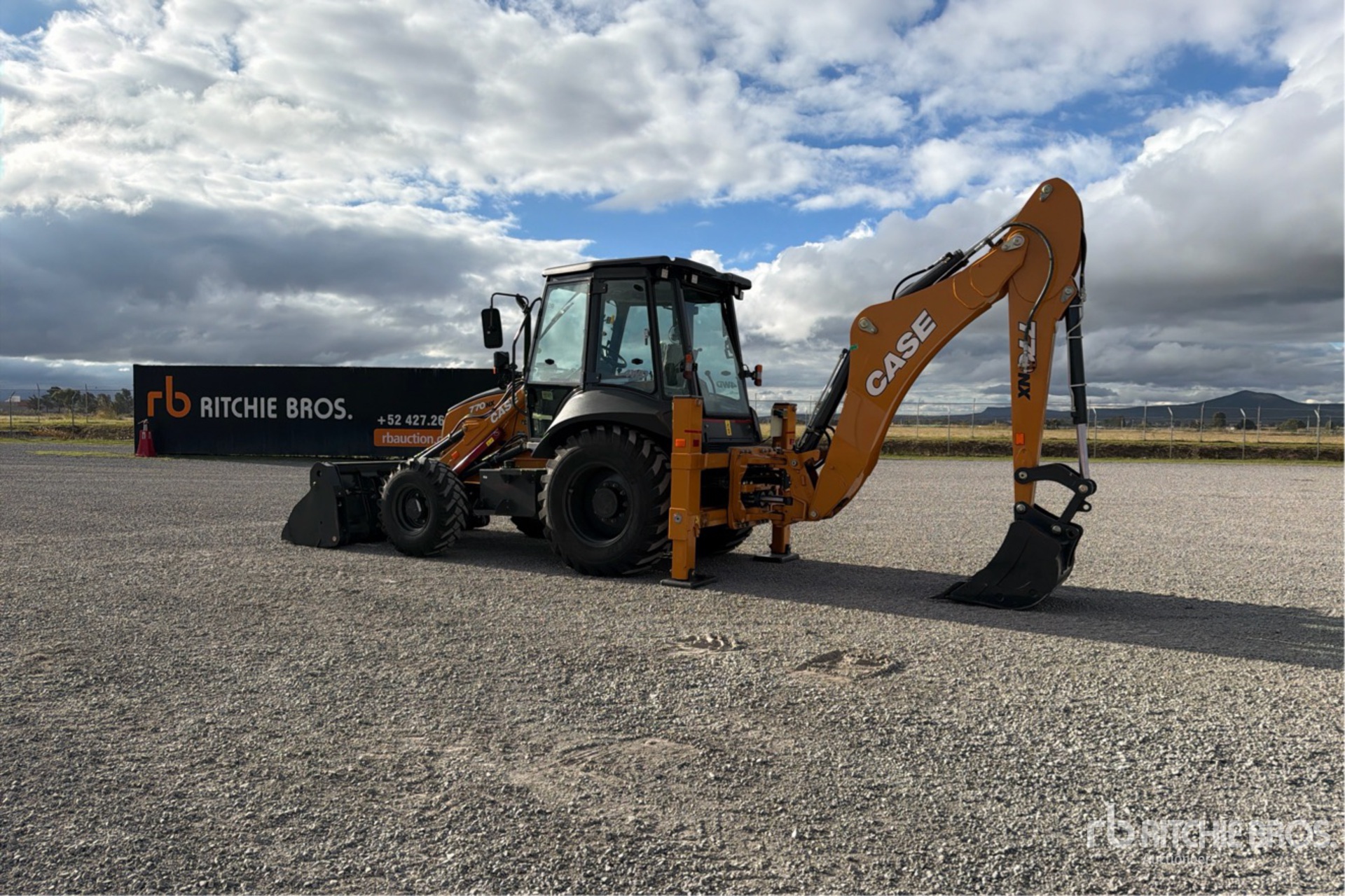 2025 Case 770NX