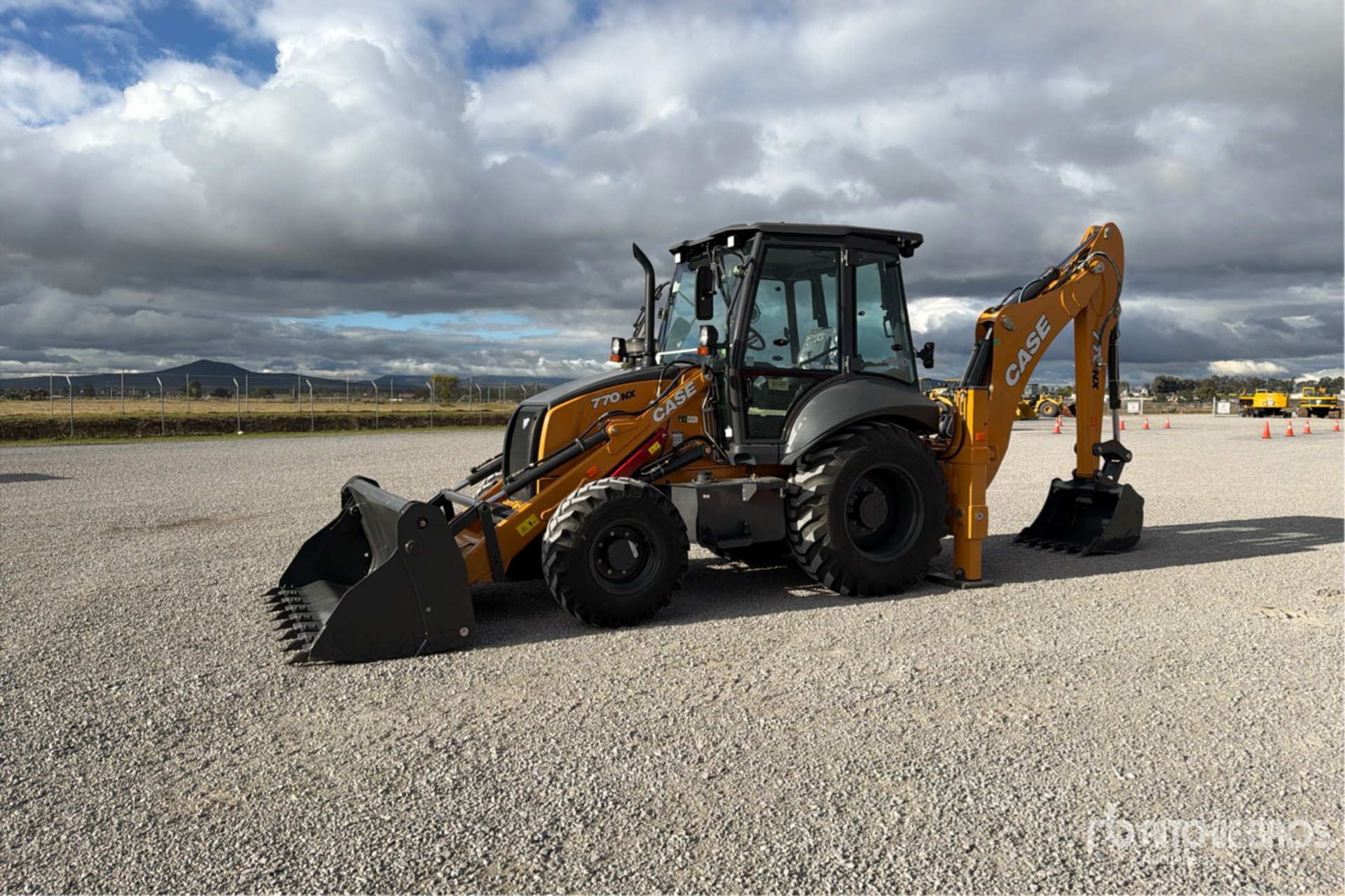 2025 Case 770NX