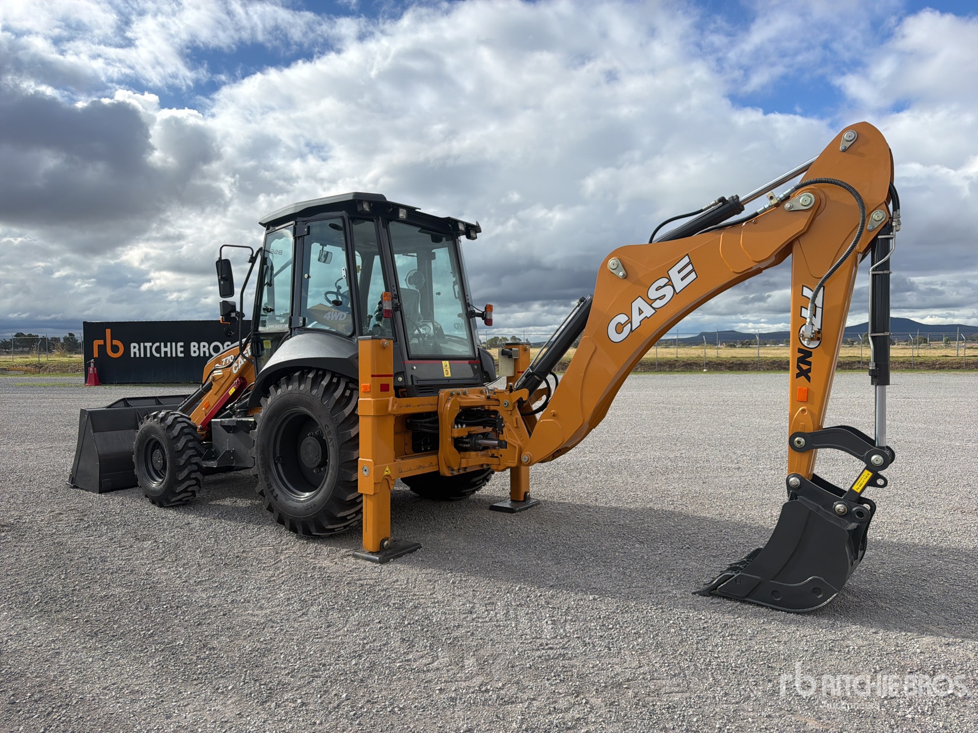 2026 Case 770NX