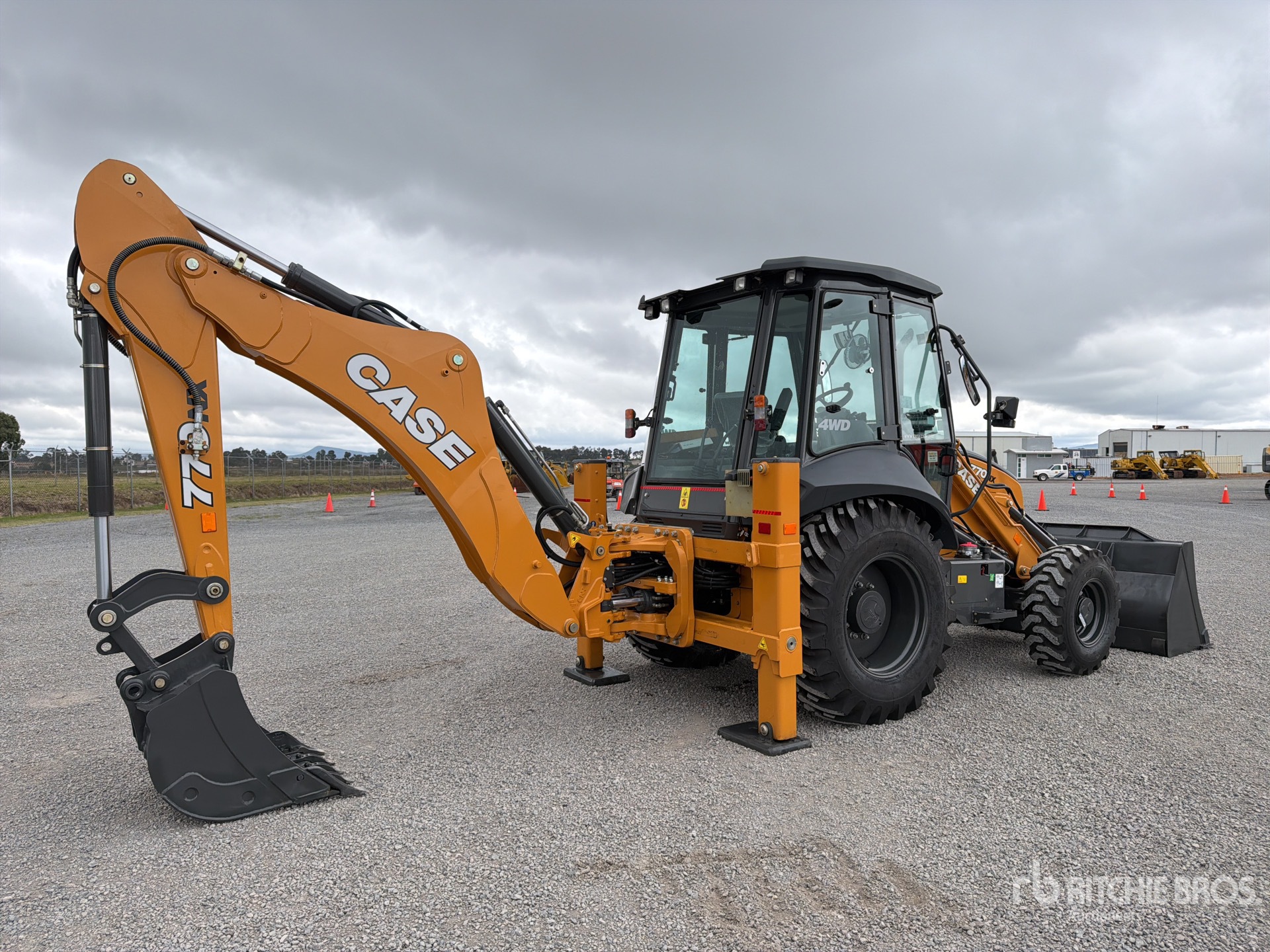 2025 Case 770NX