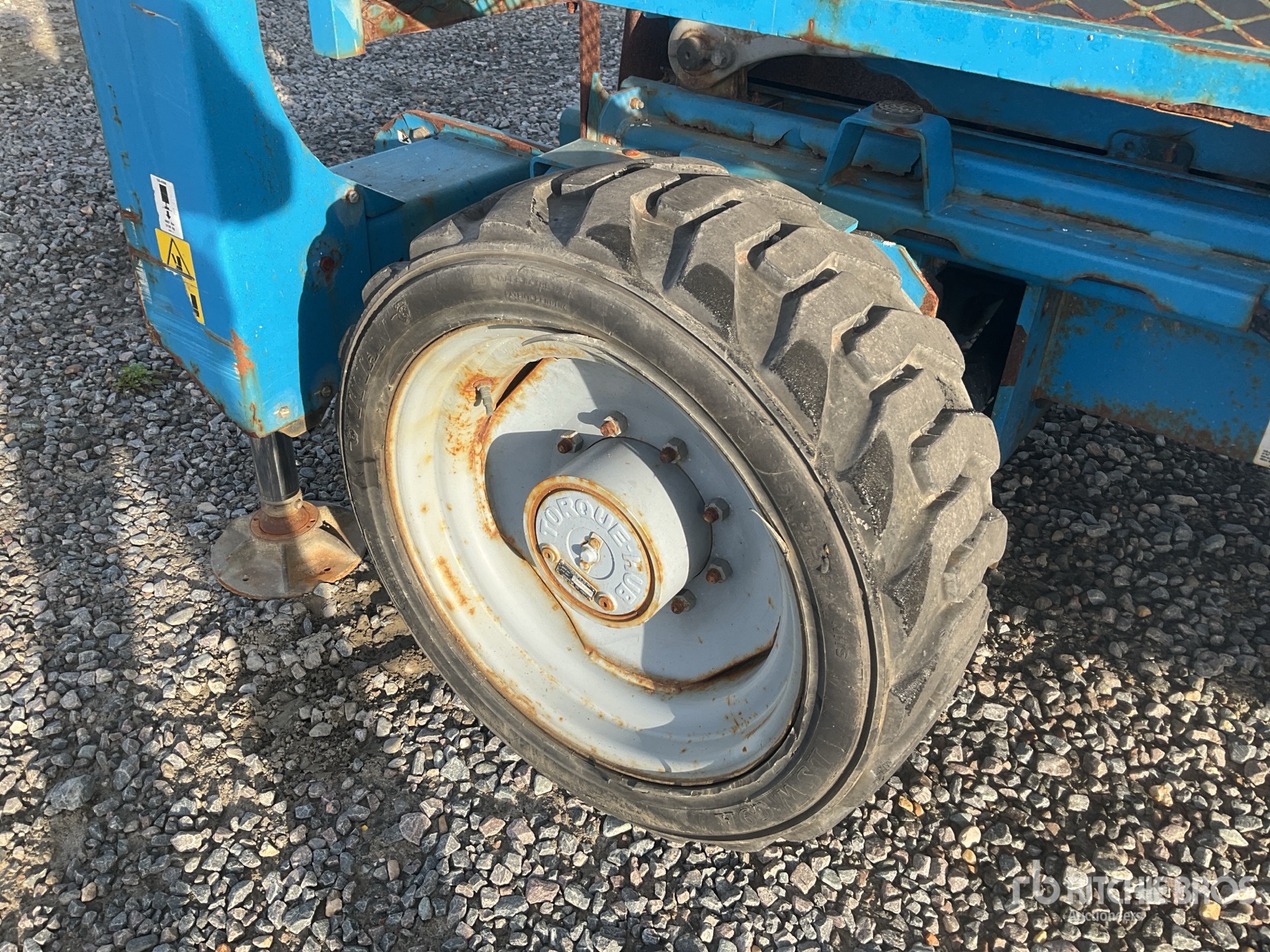 2014 Genie GS-4390