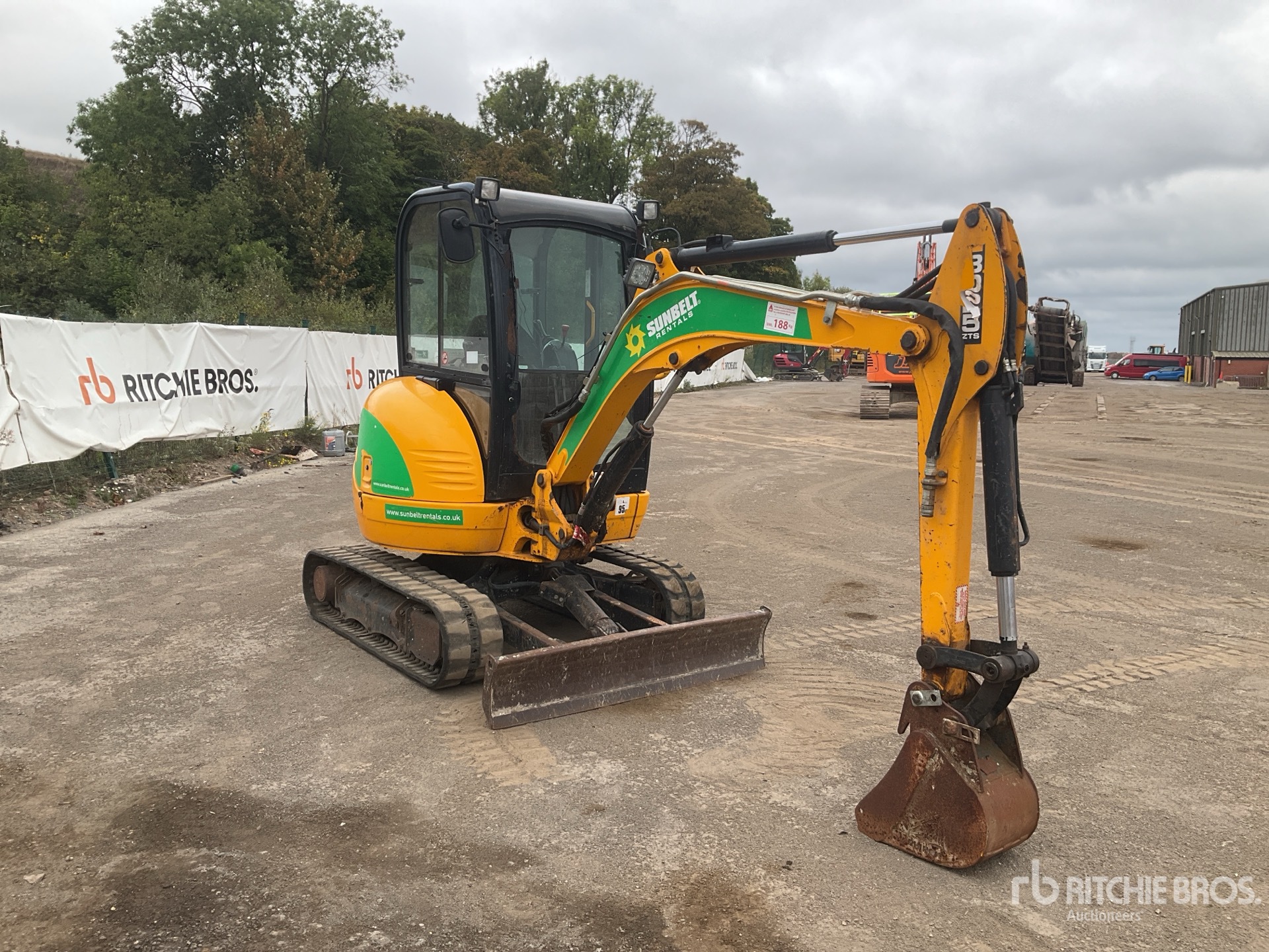 2020 JCB 8025