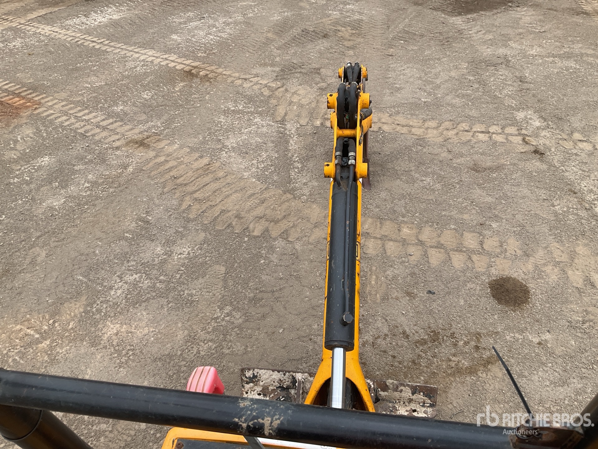 2018 JCB 8008