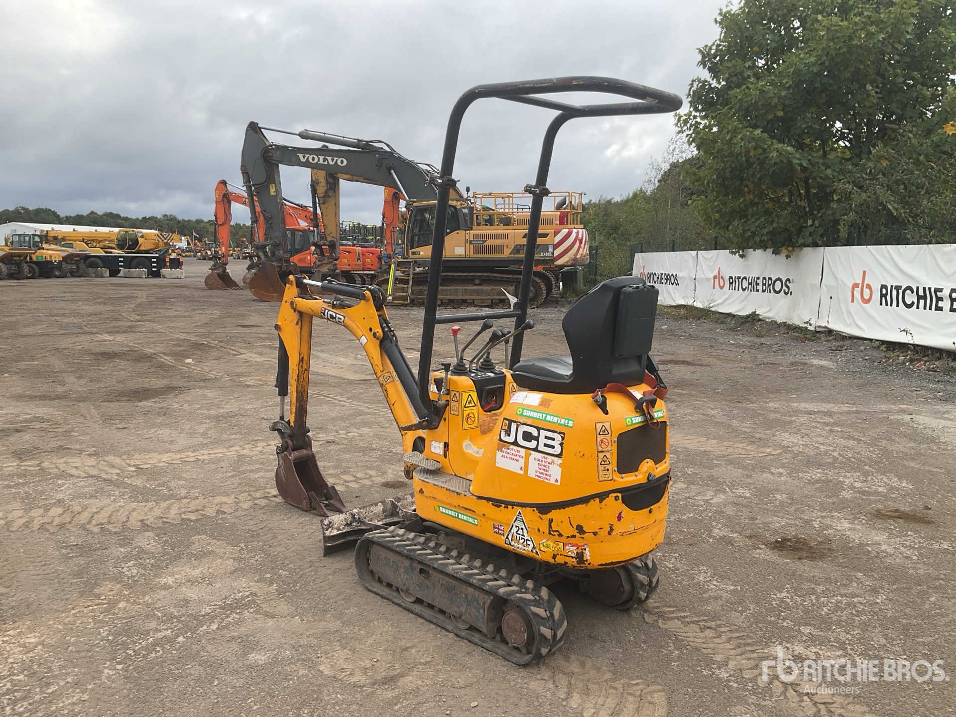 2018 JCB 8008