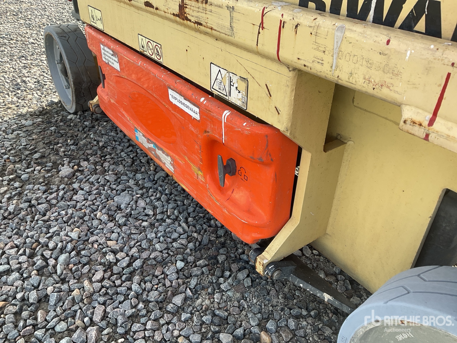 2014 JLG 2030ES