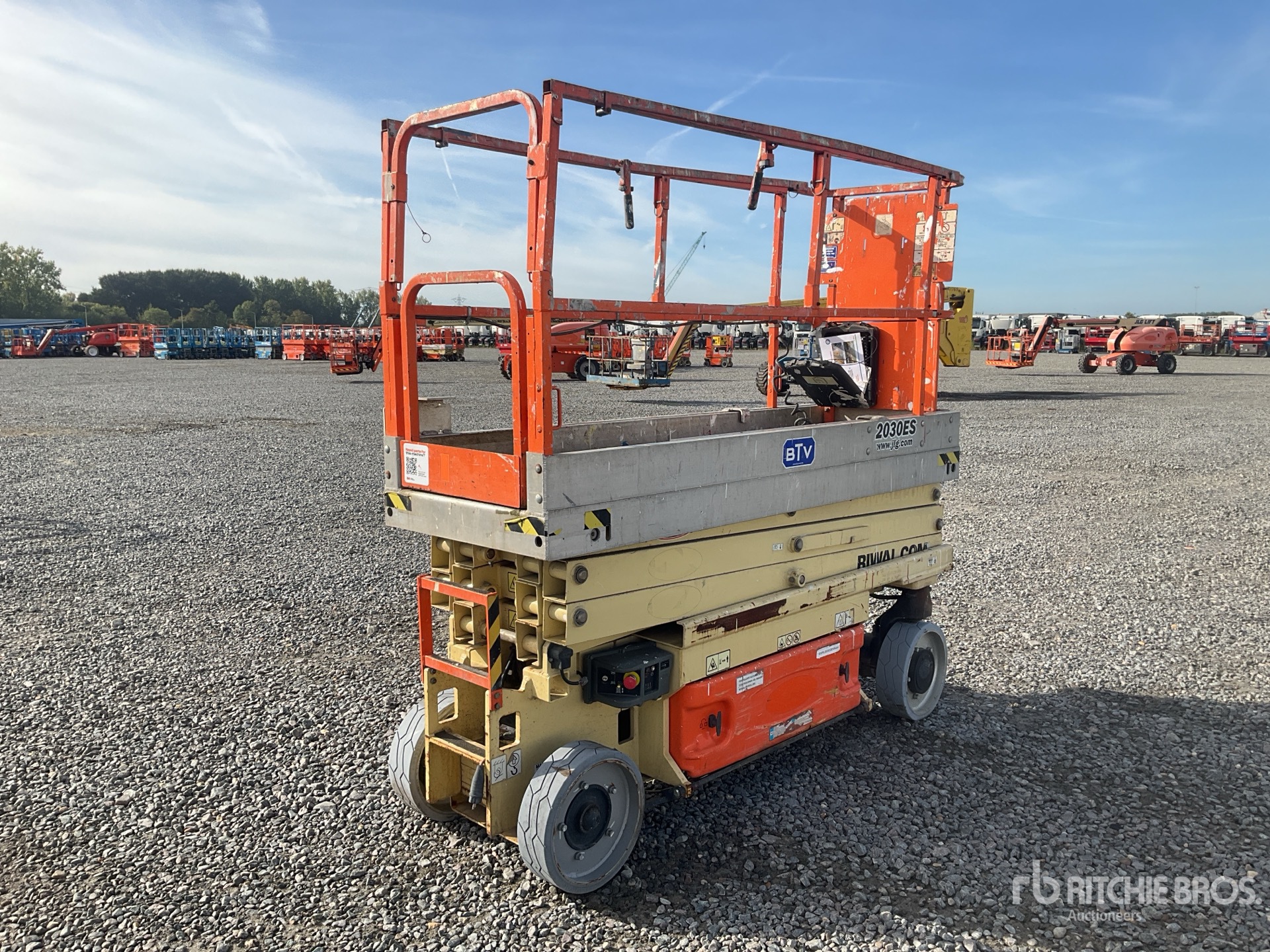 2014 JLG 2030ES