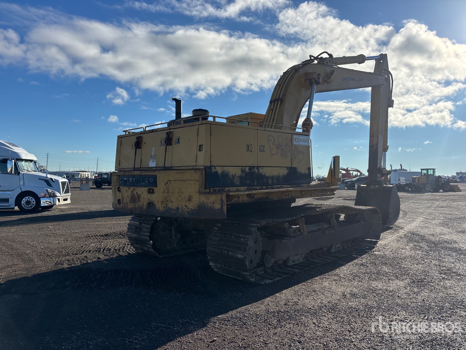 1986 Caterpillar 235B