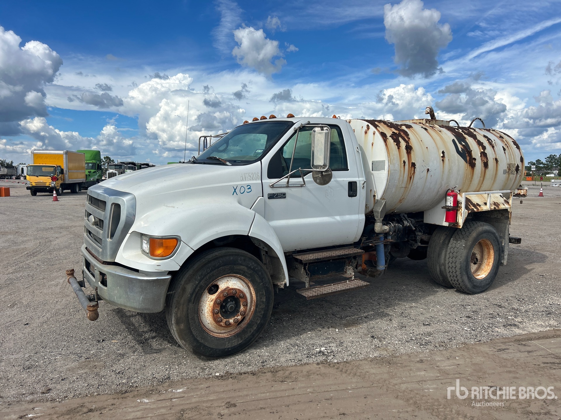 Photo of 2007 Ford F-750