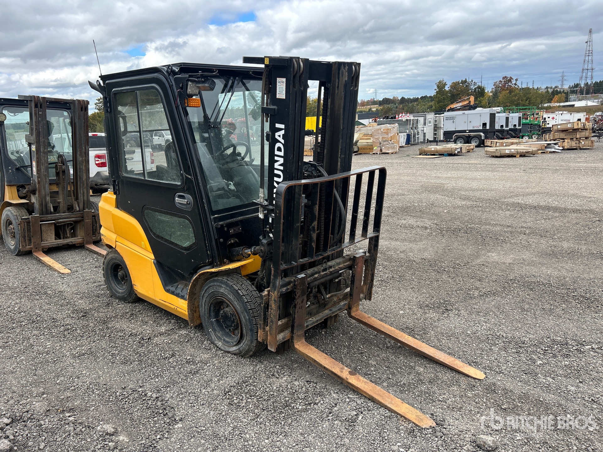 Hyundai 4940 LB (INOPERABLE)