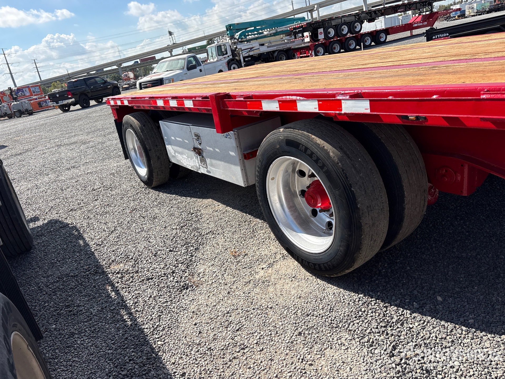 2012 Transcraft DTL2100