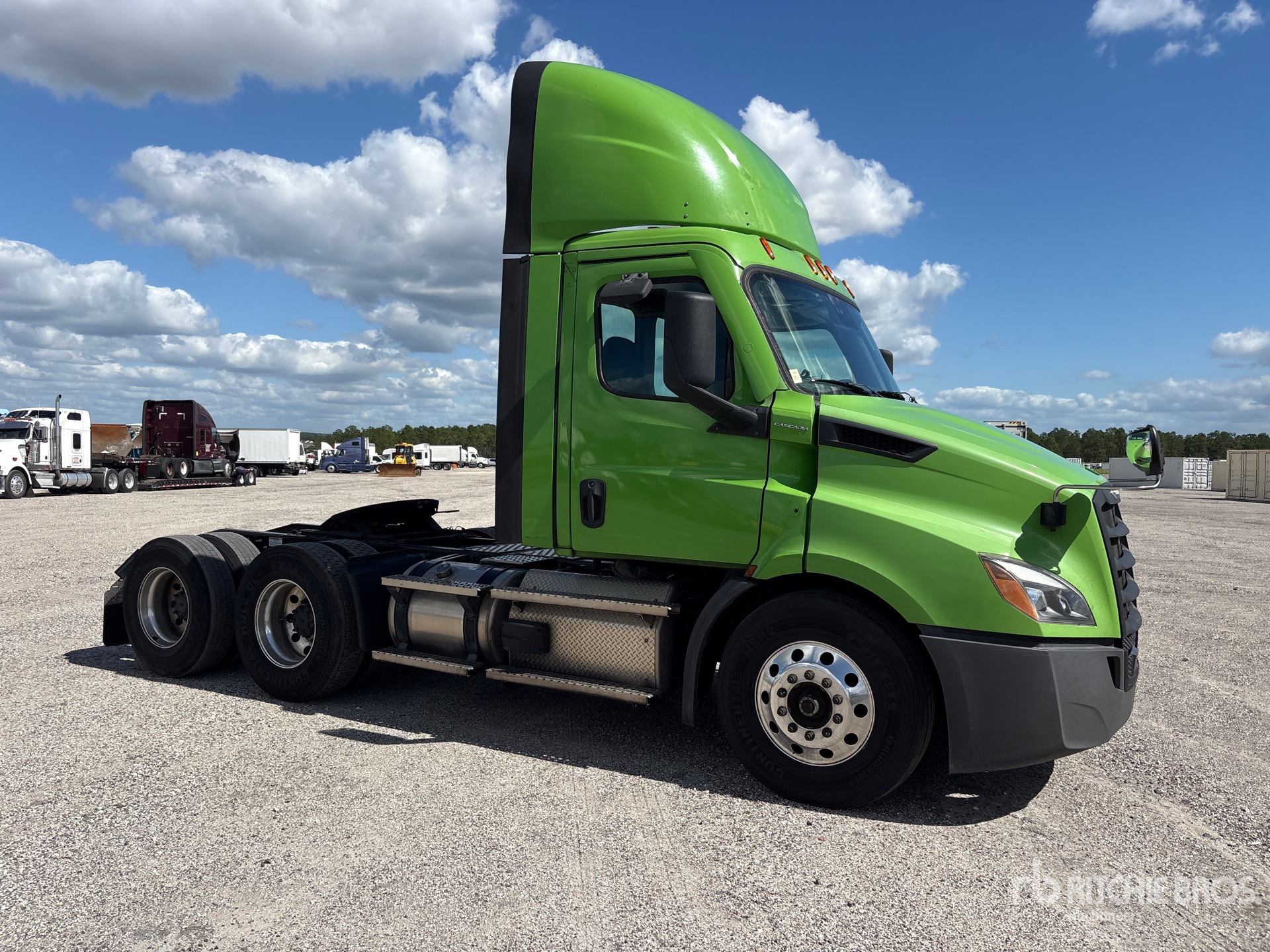 2020 Freightliner CASCADIA 116