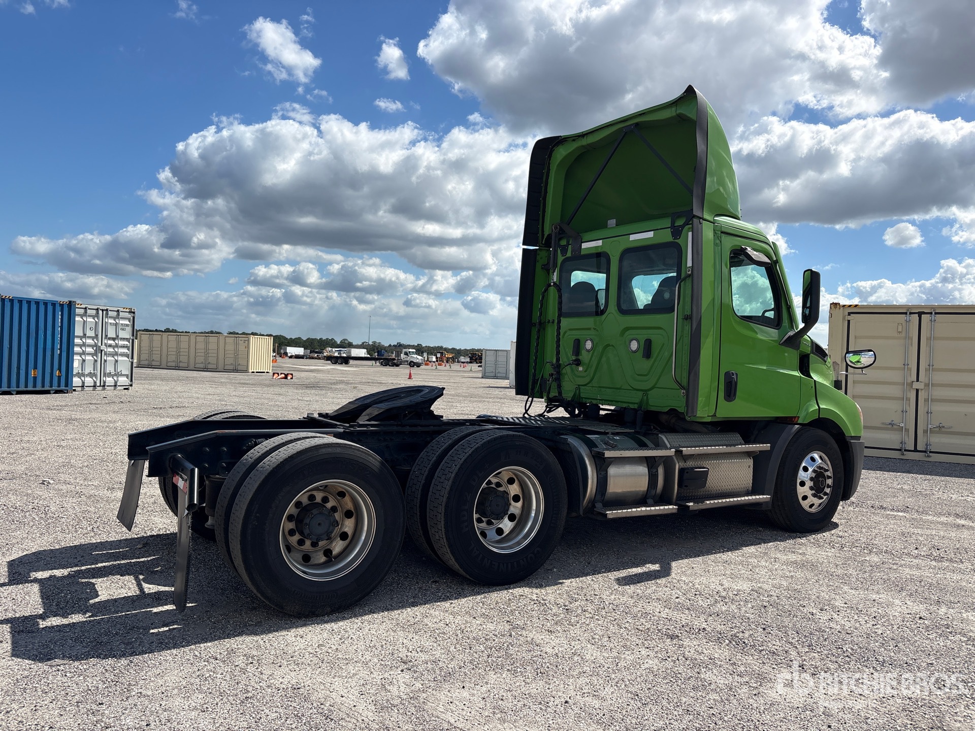 2020 Freightliner CASCADIA 116