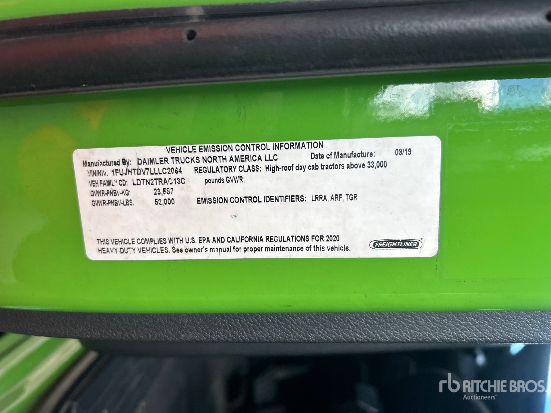 2020 Freightliner CASCADIA 116