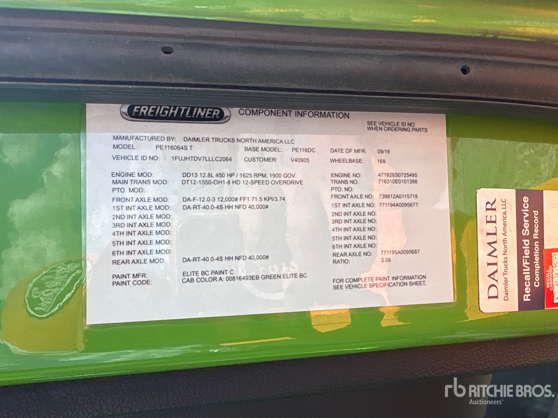 2020 Freightliner CASCADIA 116