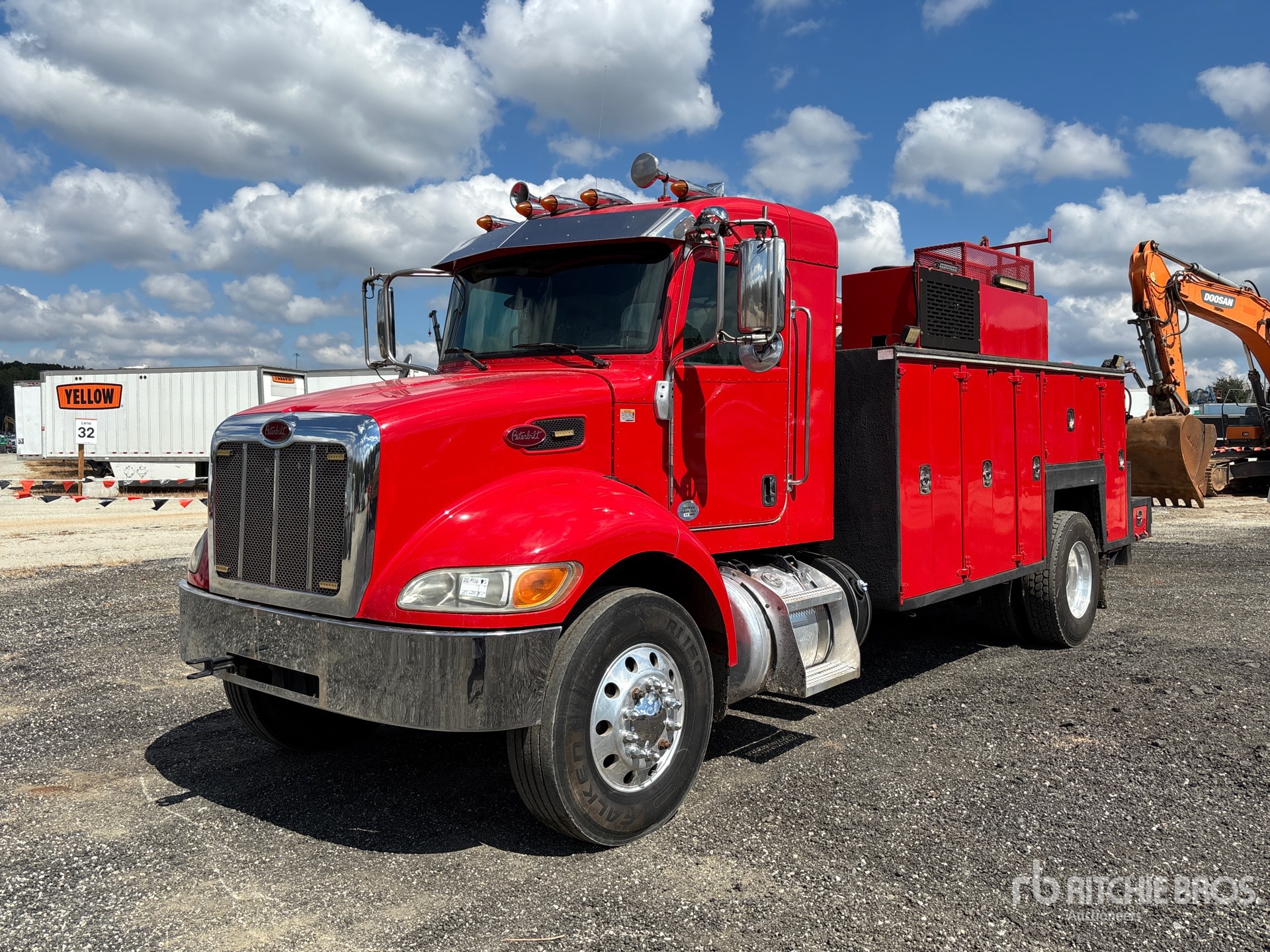 2017 Peterbilt 337
