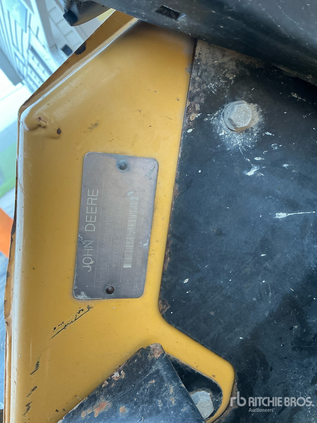 2000 John Deere 240