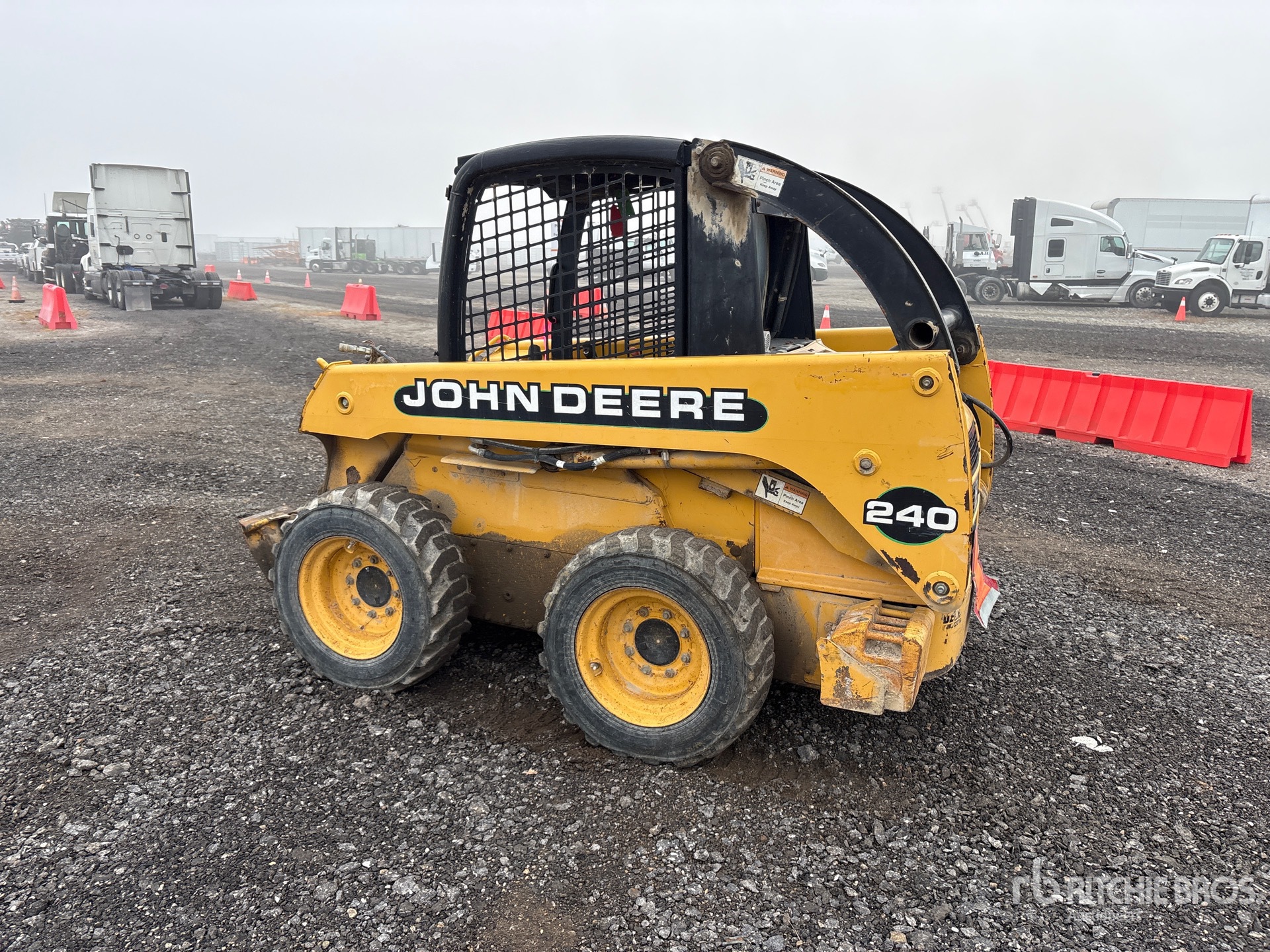 2000 John Deere 240