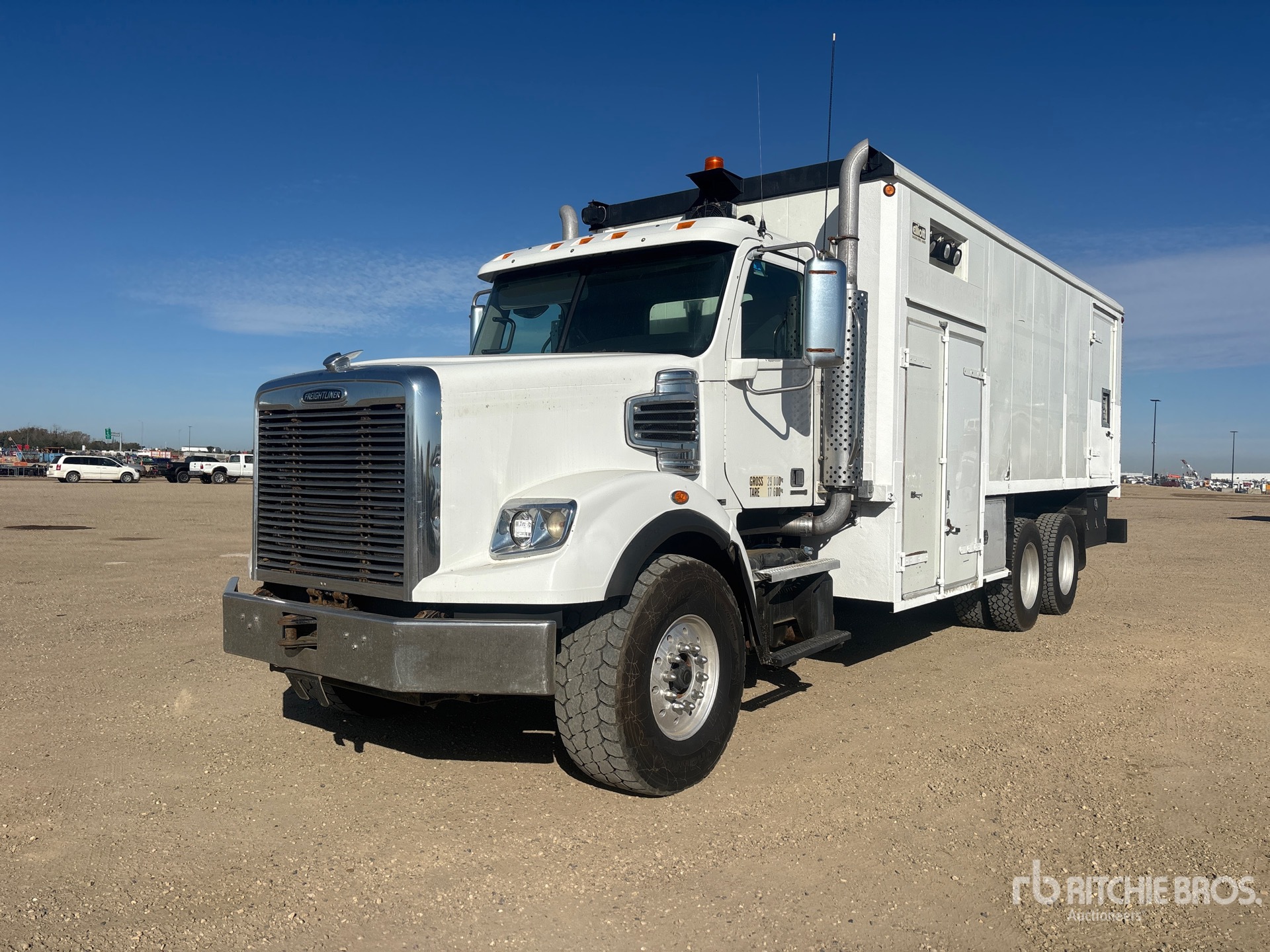 2012 Freightliner CORONADO 122