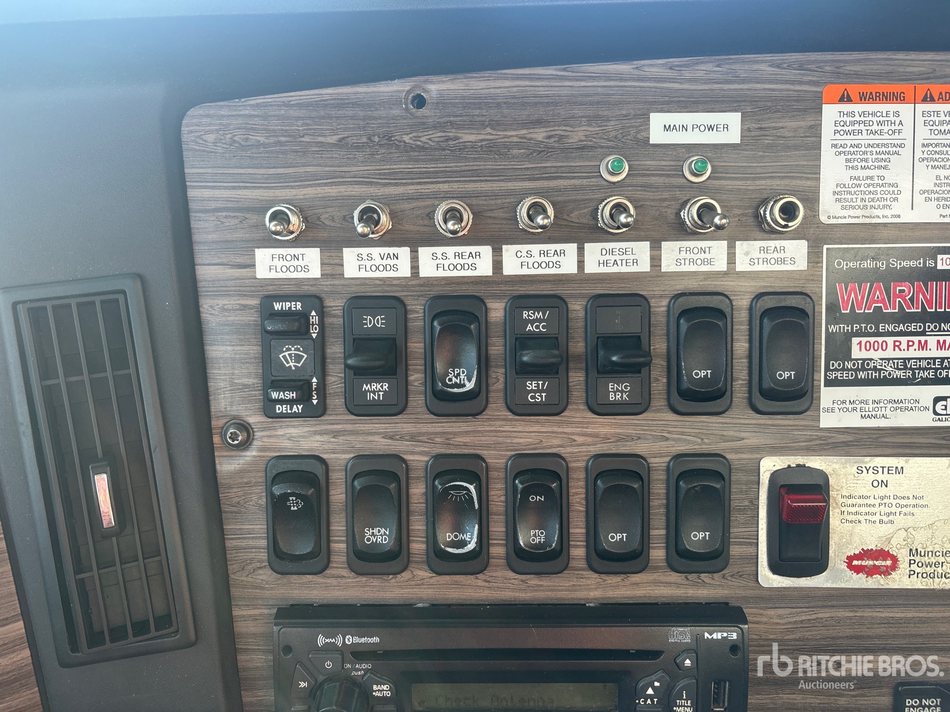 2012 Freightliner CORONADO 122