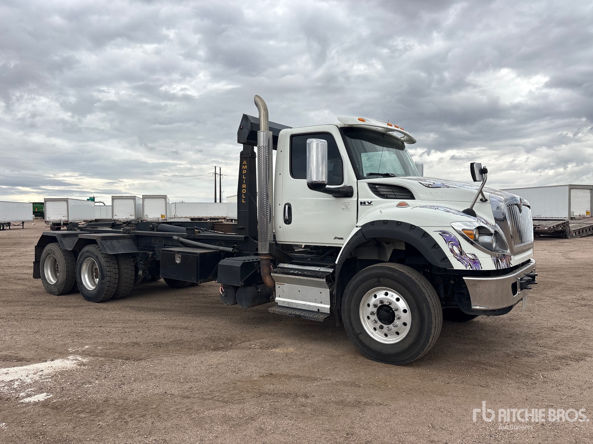 2020 International HV613