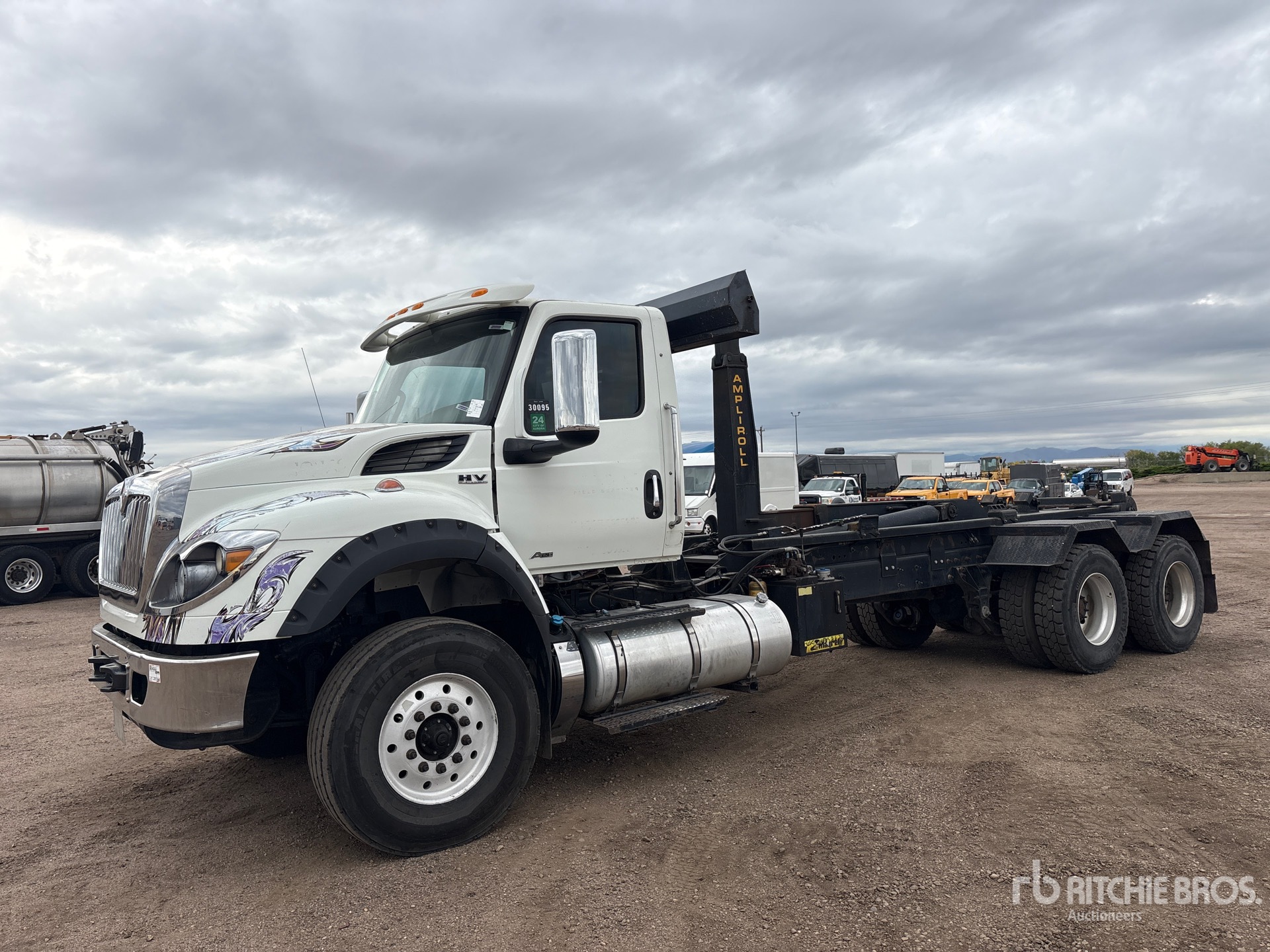 2020 International HV613