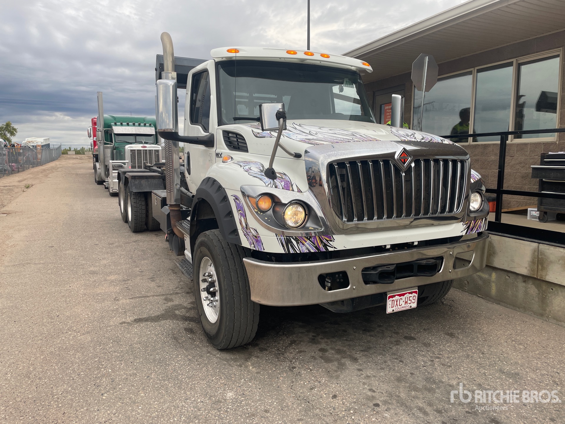 2020 International HV613