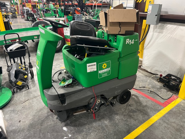 2019 Tennant R14 Ride-On Floor Scrubber