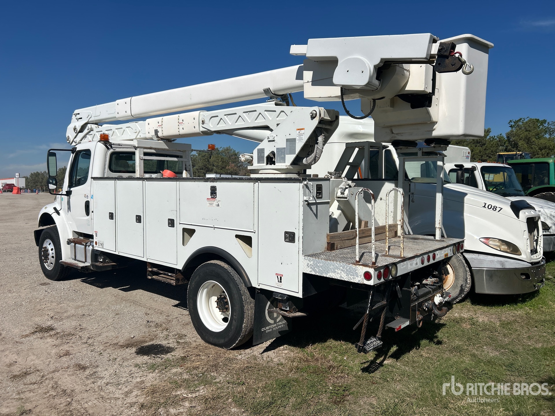 2016 Freightliner M2 106