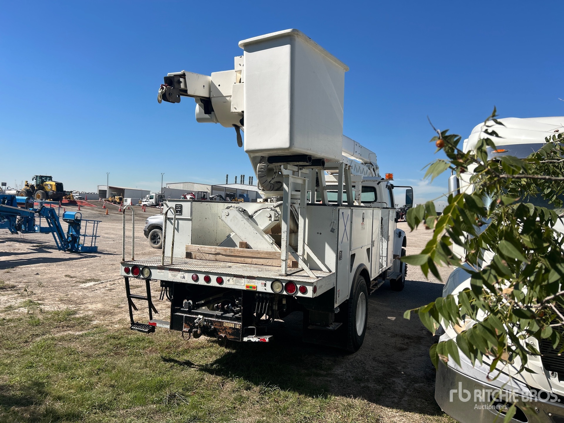 2016 Freightliner M2 106