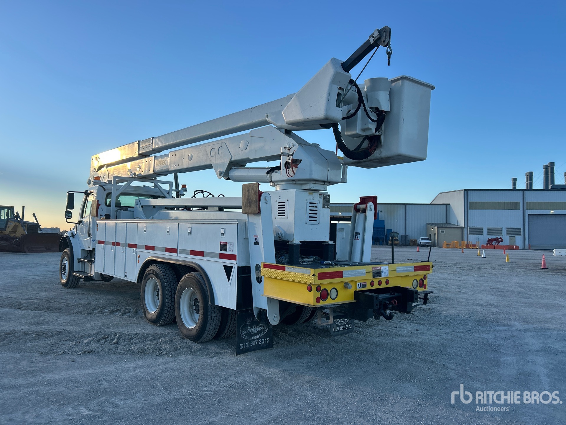 2009 Freightliner M2 106