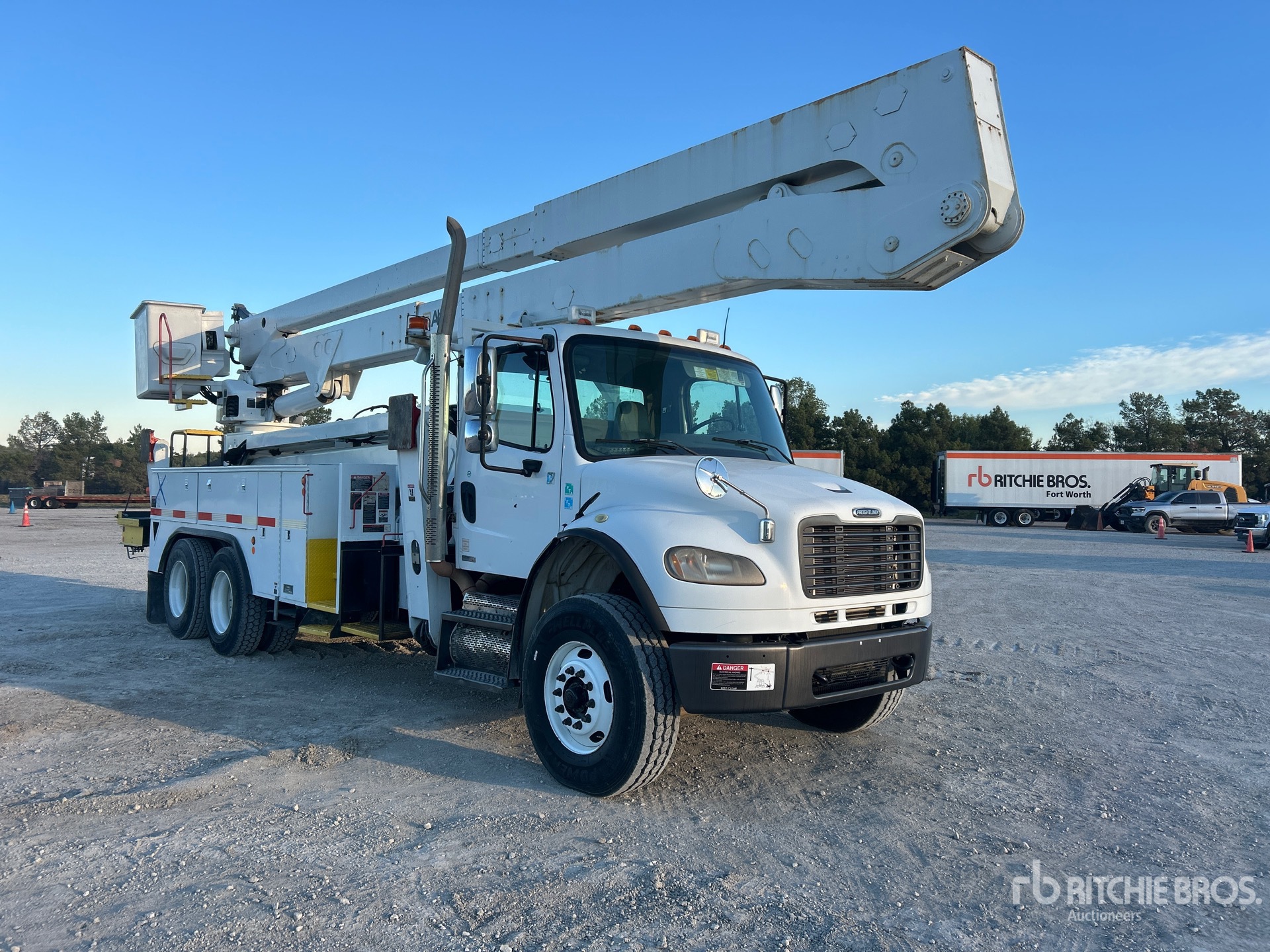 2009 Freightliner M2 106