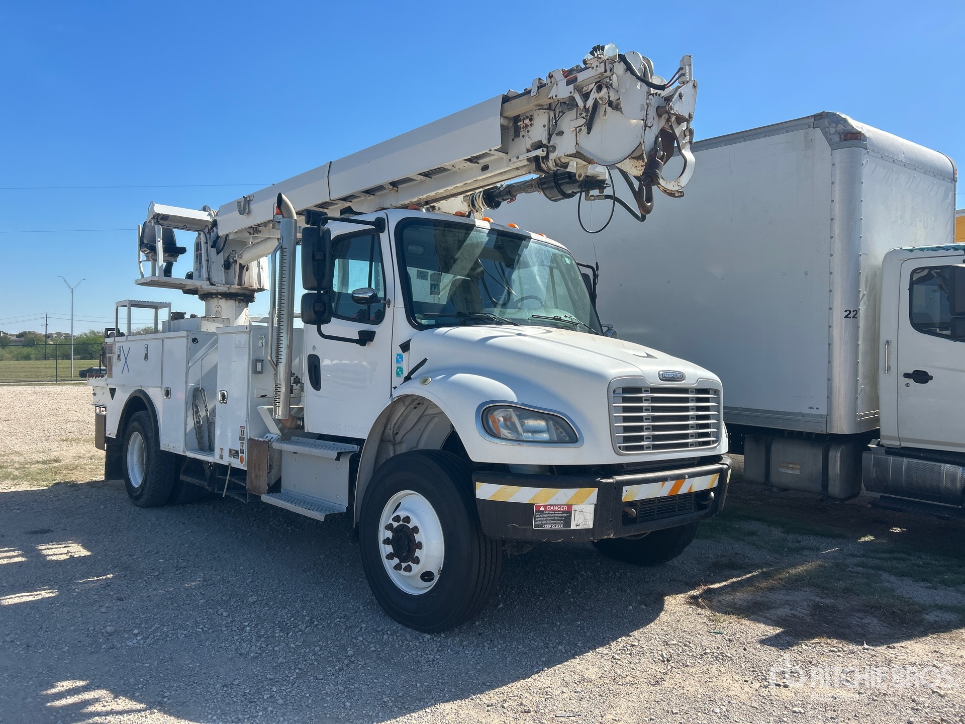 2018 Freightliner M2106