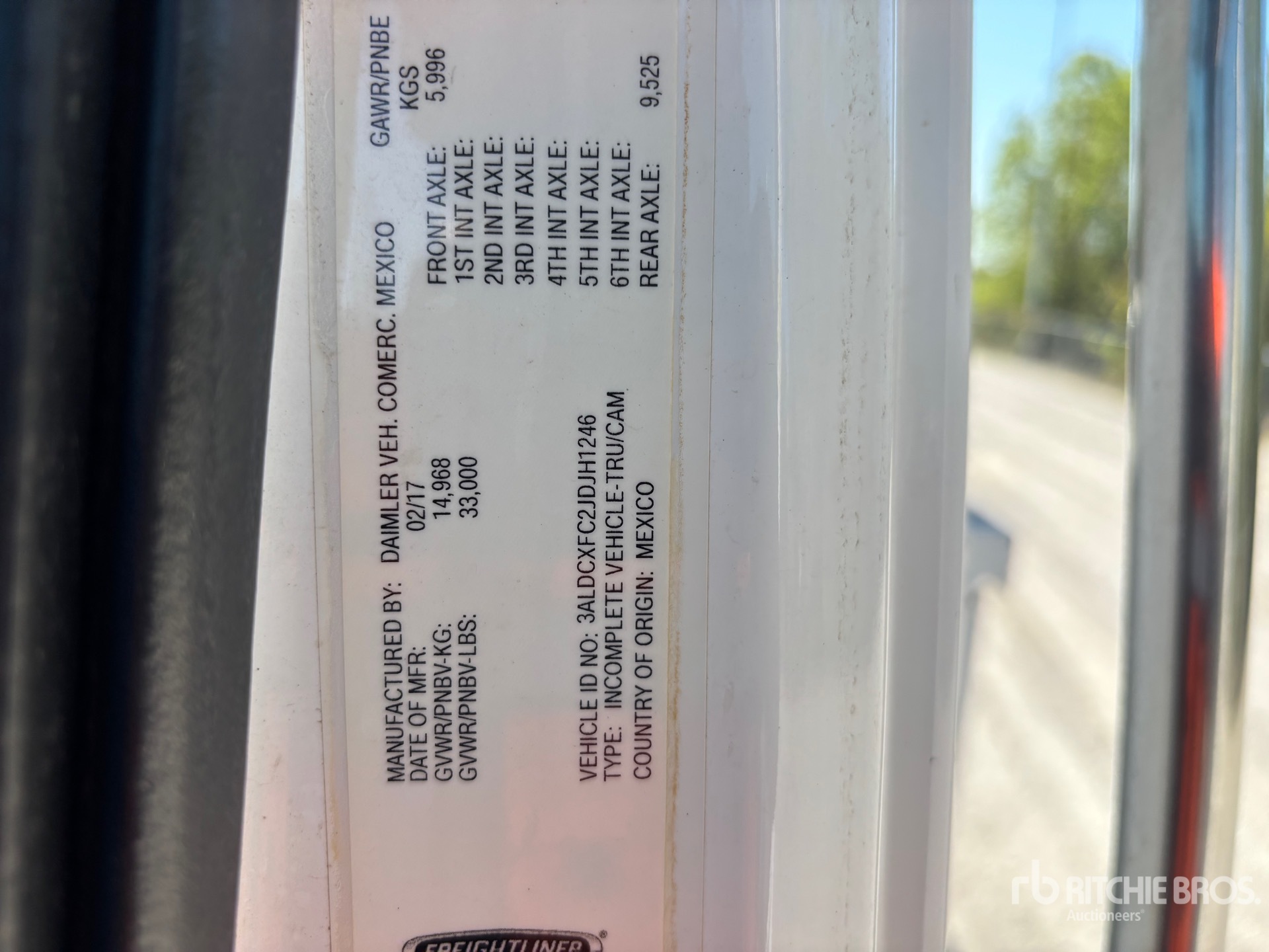 2018 Freightliner M2106