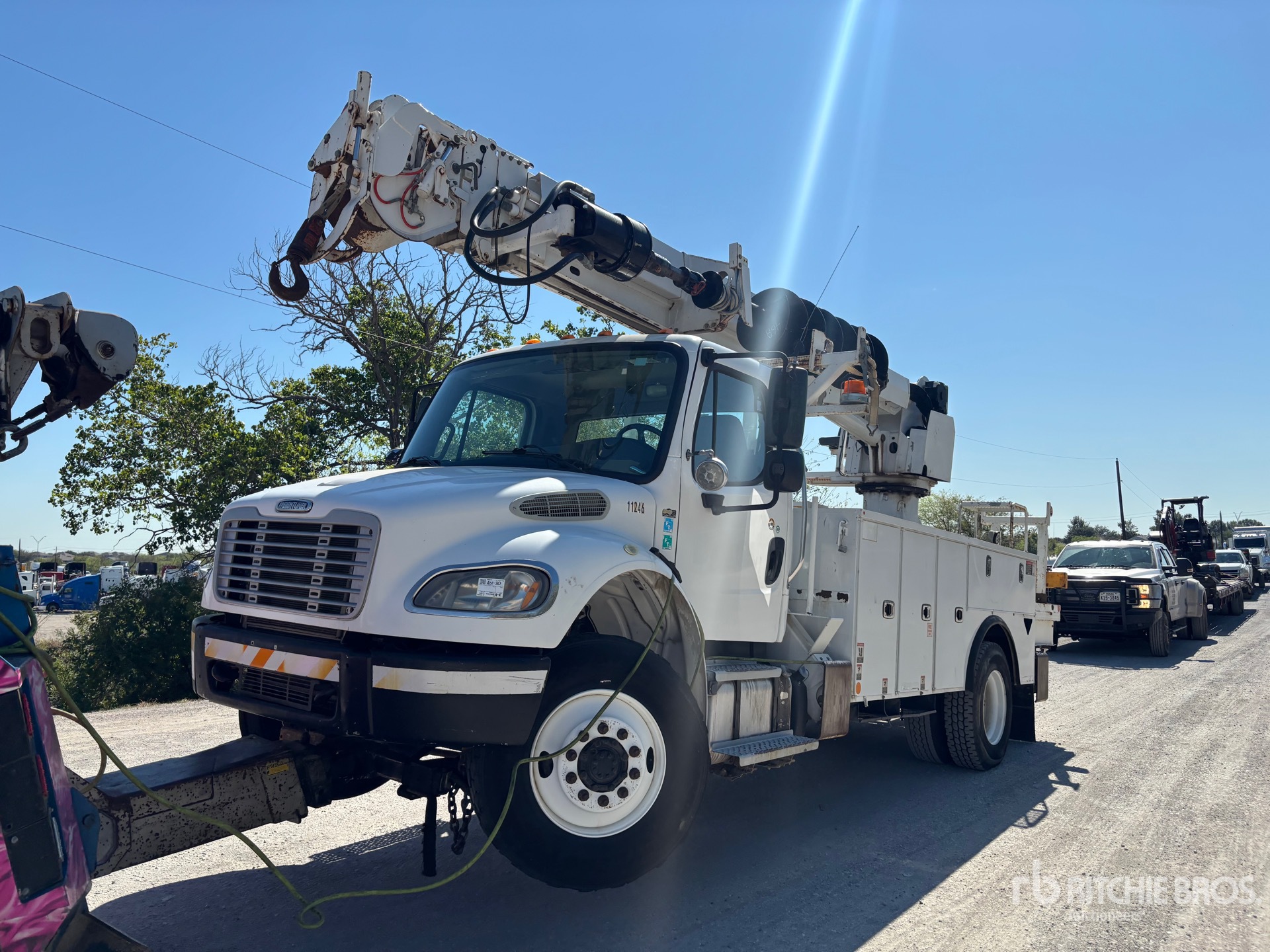 2018 Freightliner M2106