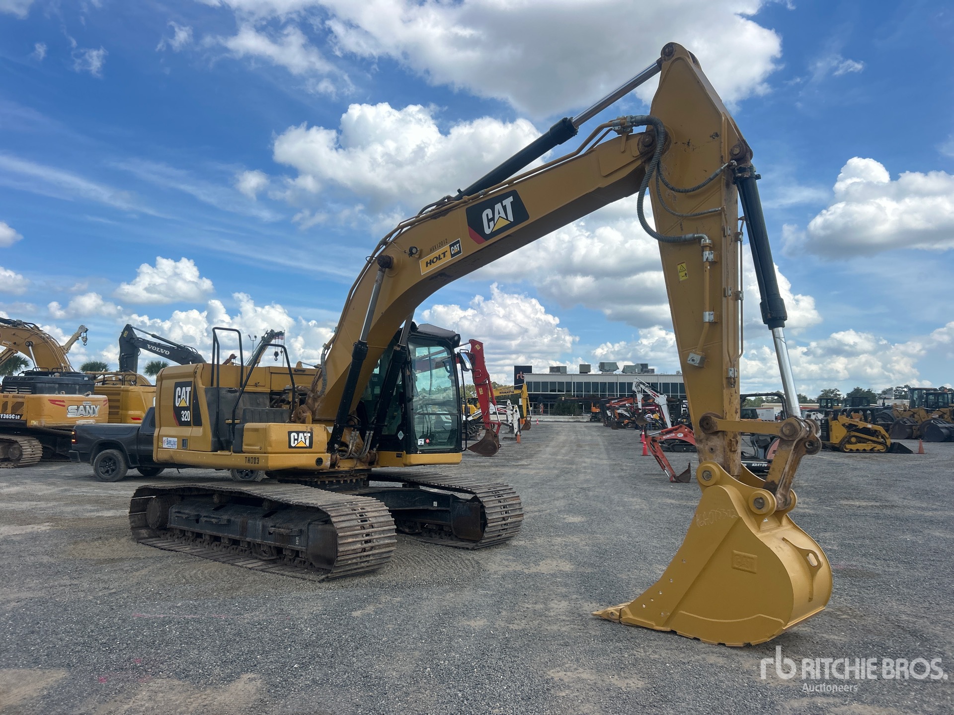 2019 Caterpillar 320