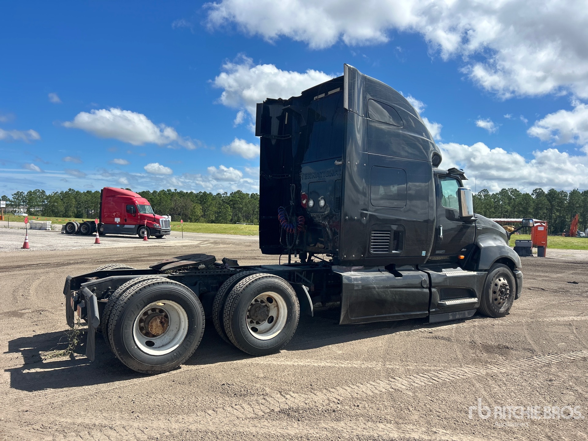 2019 International LT625