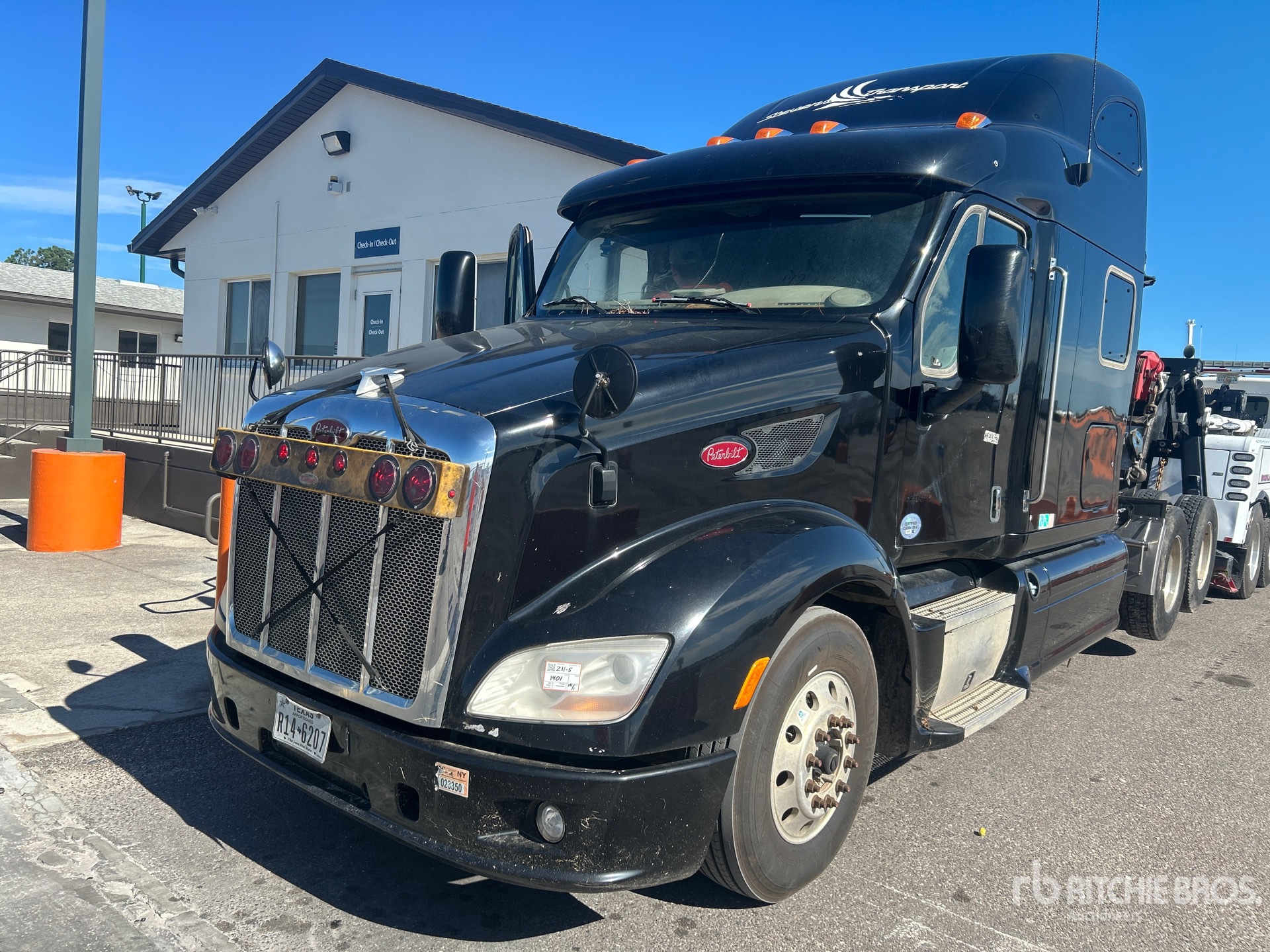 2013 Peterbilt 587