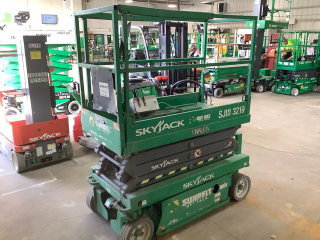 2016 Skyjack SJIII-3219 Electric Scissor Lift