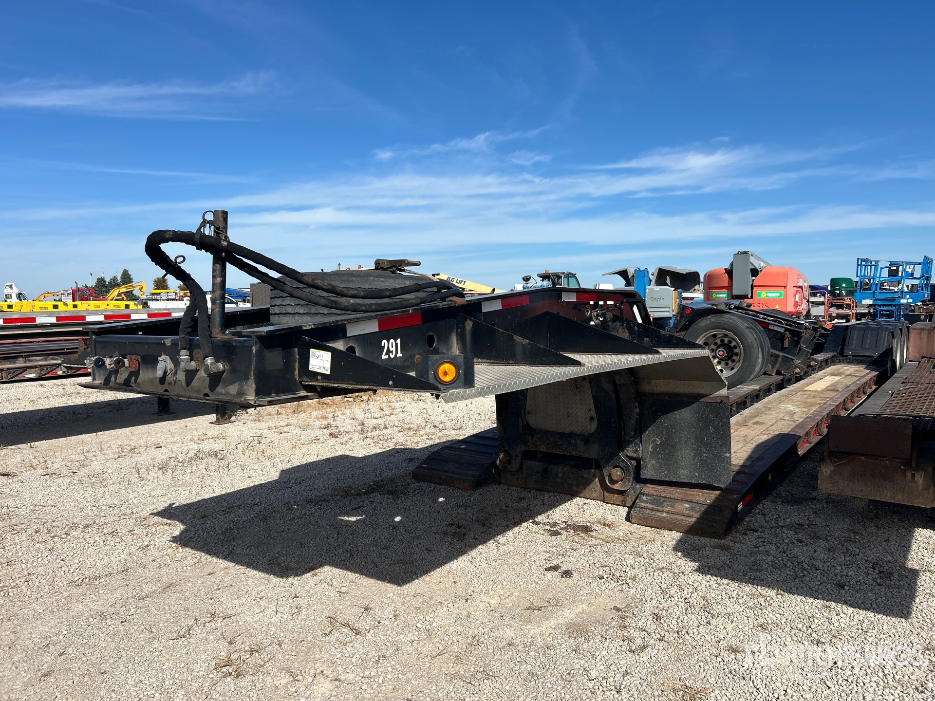 Photo of 2007 Etnyre Tri/A Removable Gooseneck