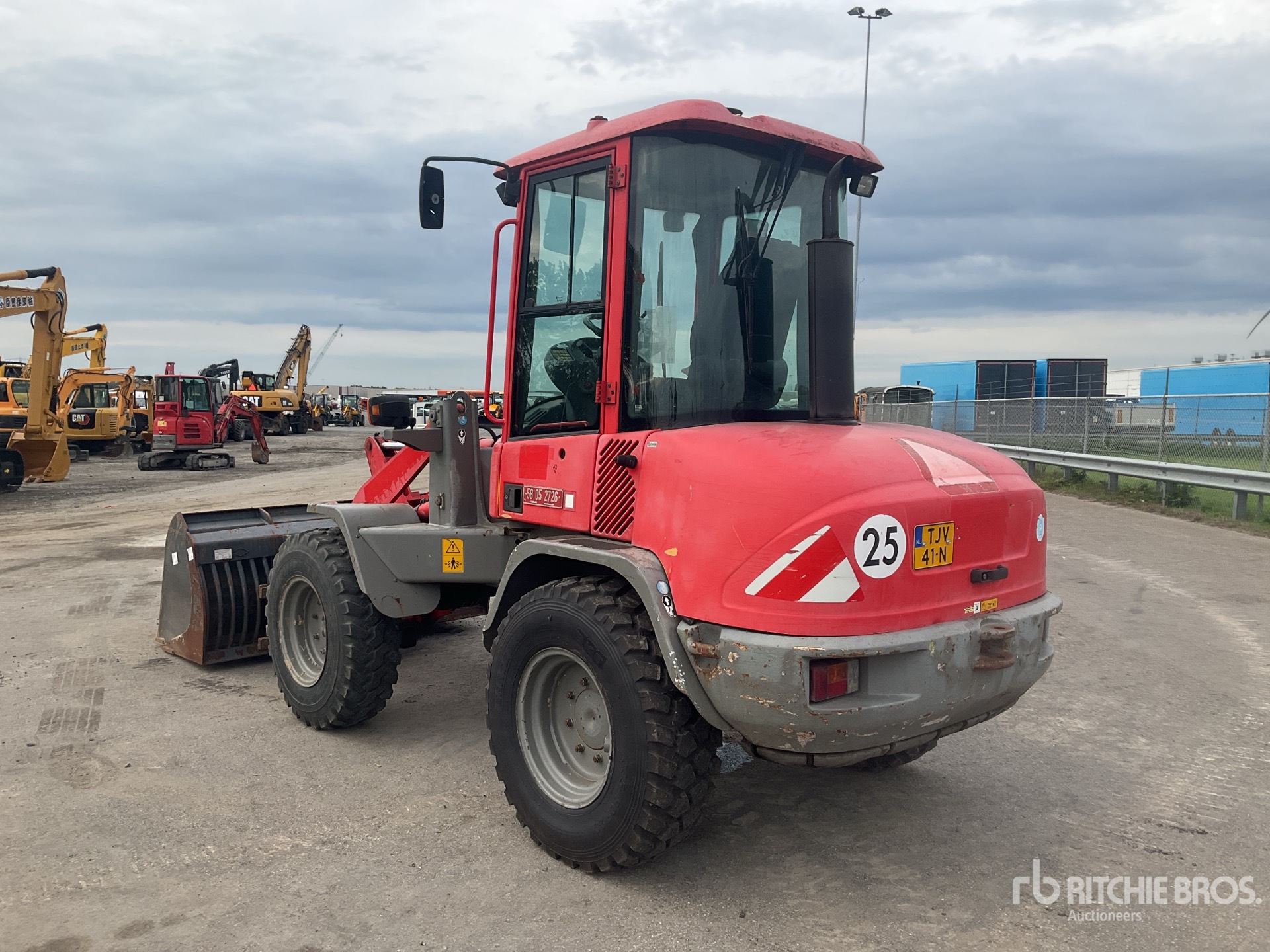 2010 Volvo L30