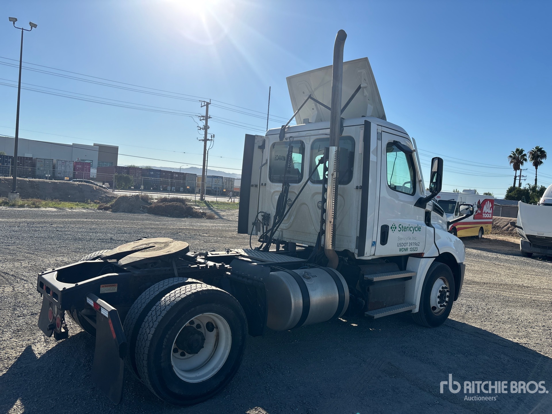 2021 Freightliner CASCADIA 126