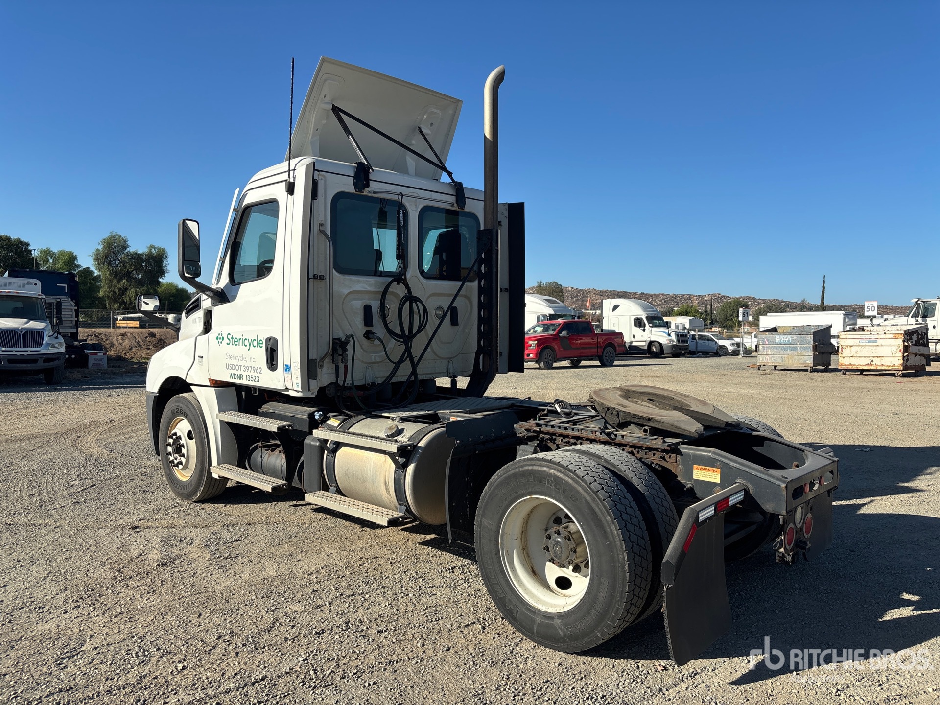 2021 Freightliner CASCADIA 126