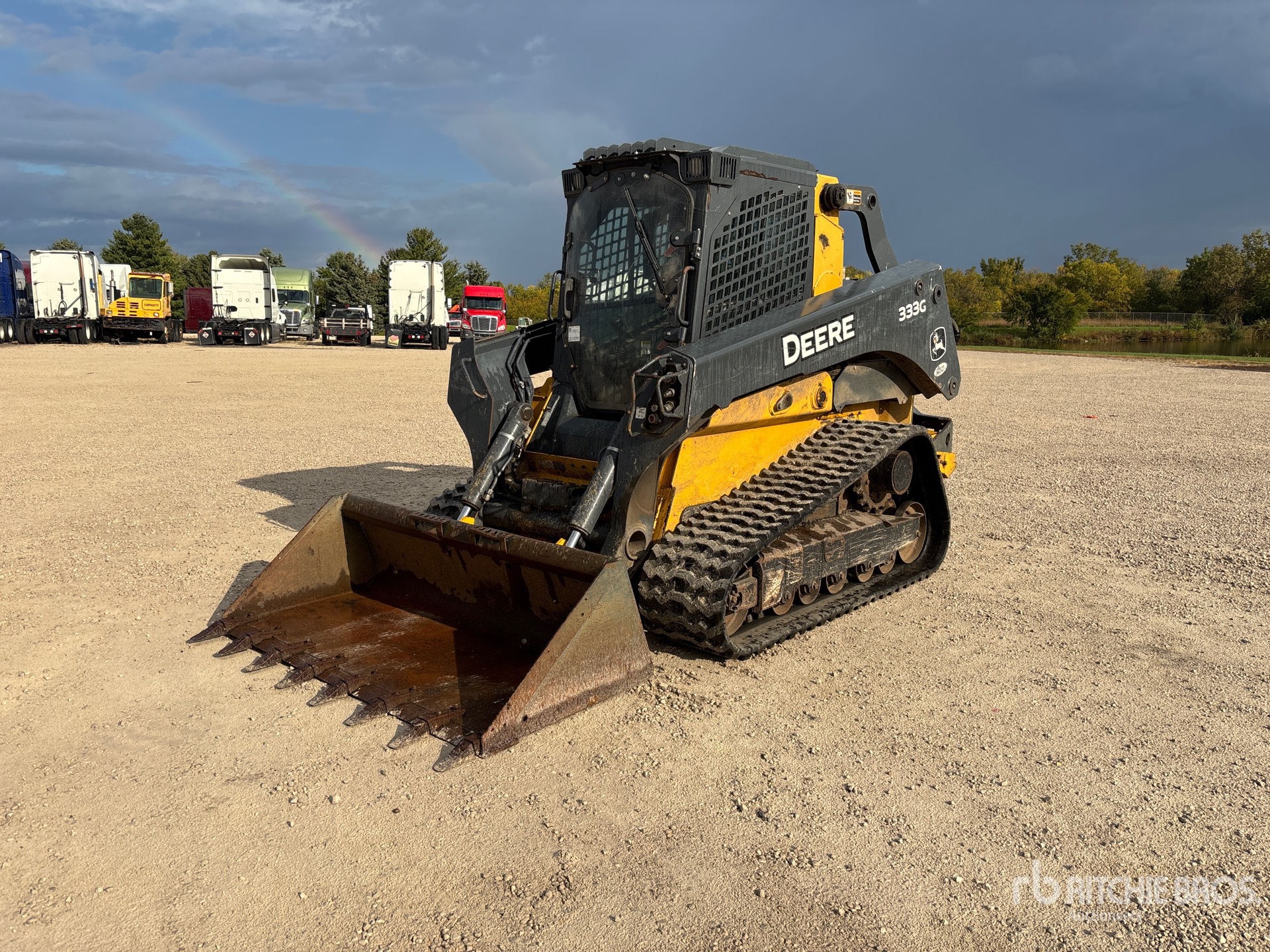 2016 John Deere 333