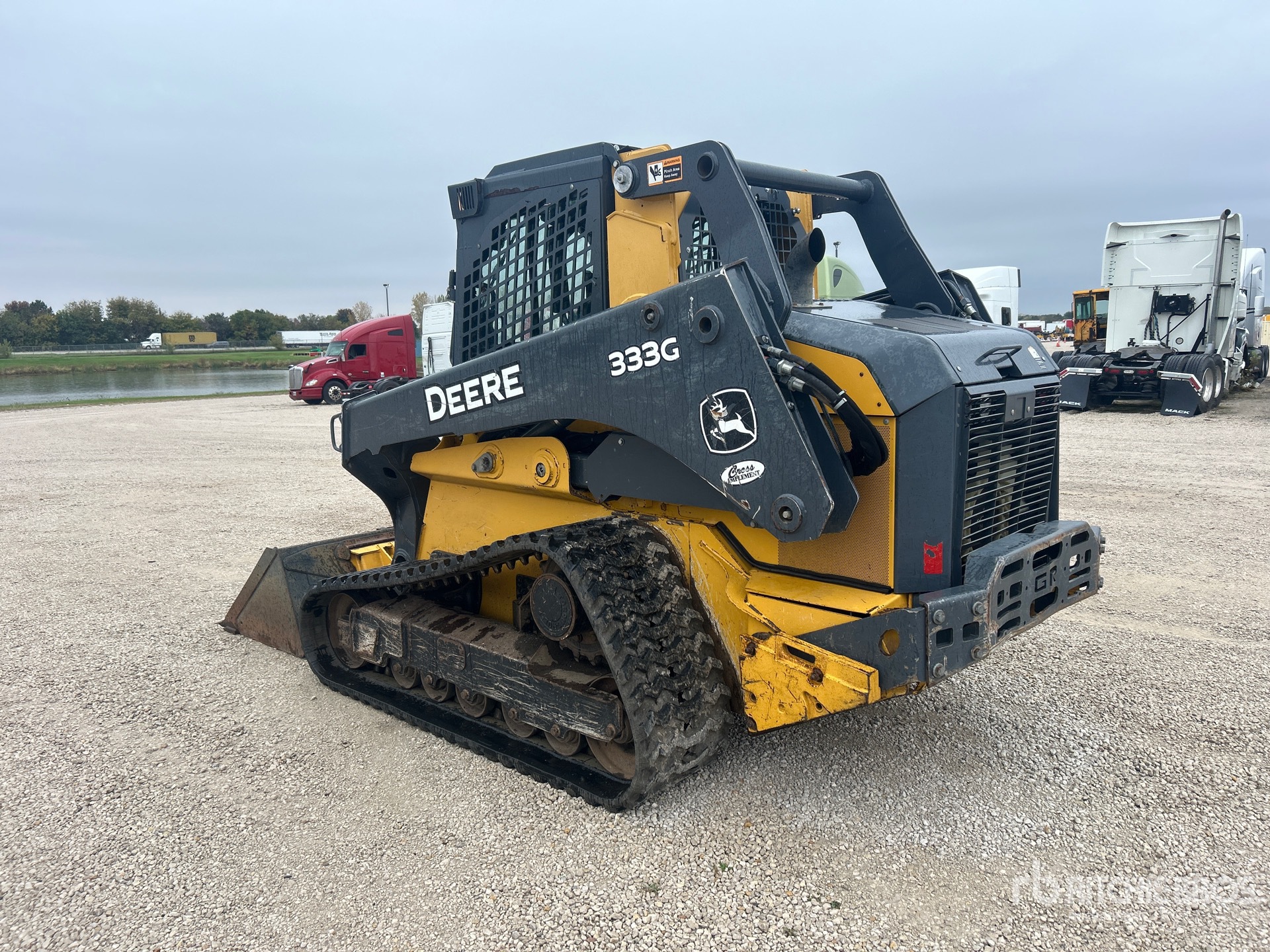 2016 John Deere 333G