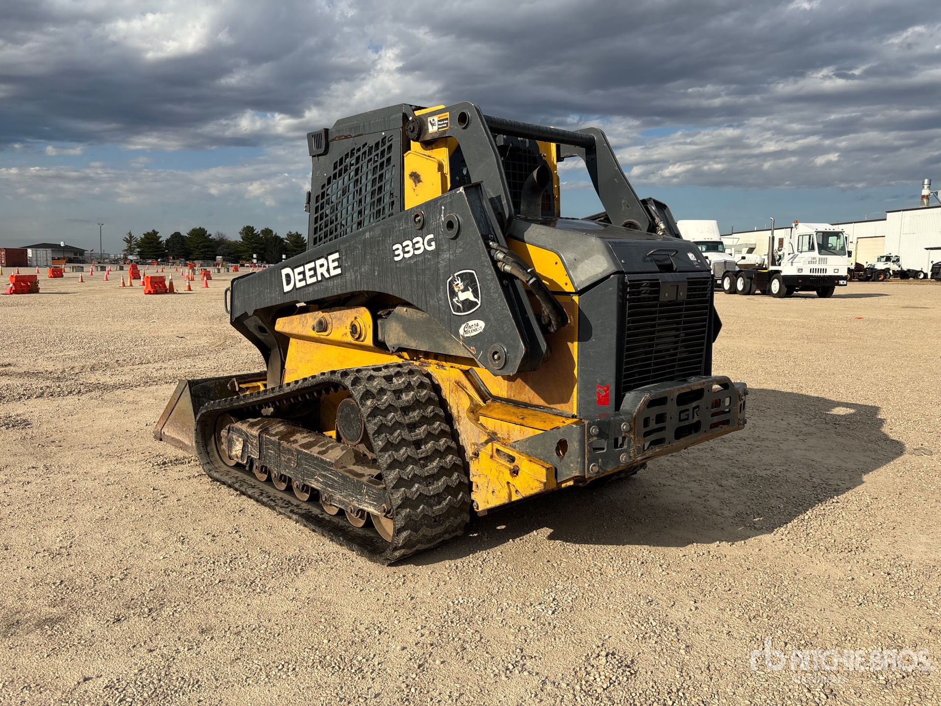 2016 John Deere 333