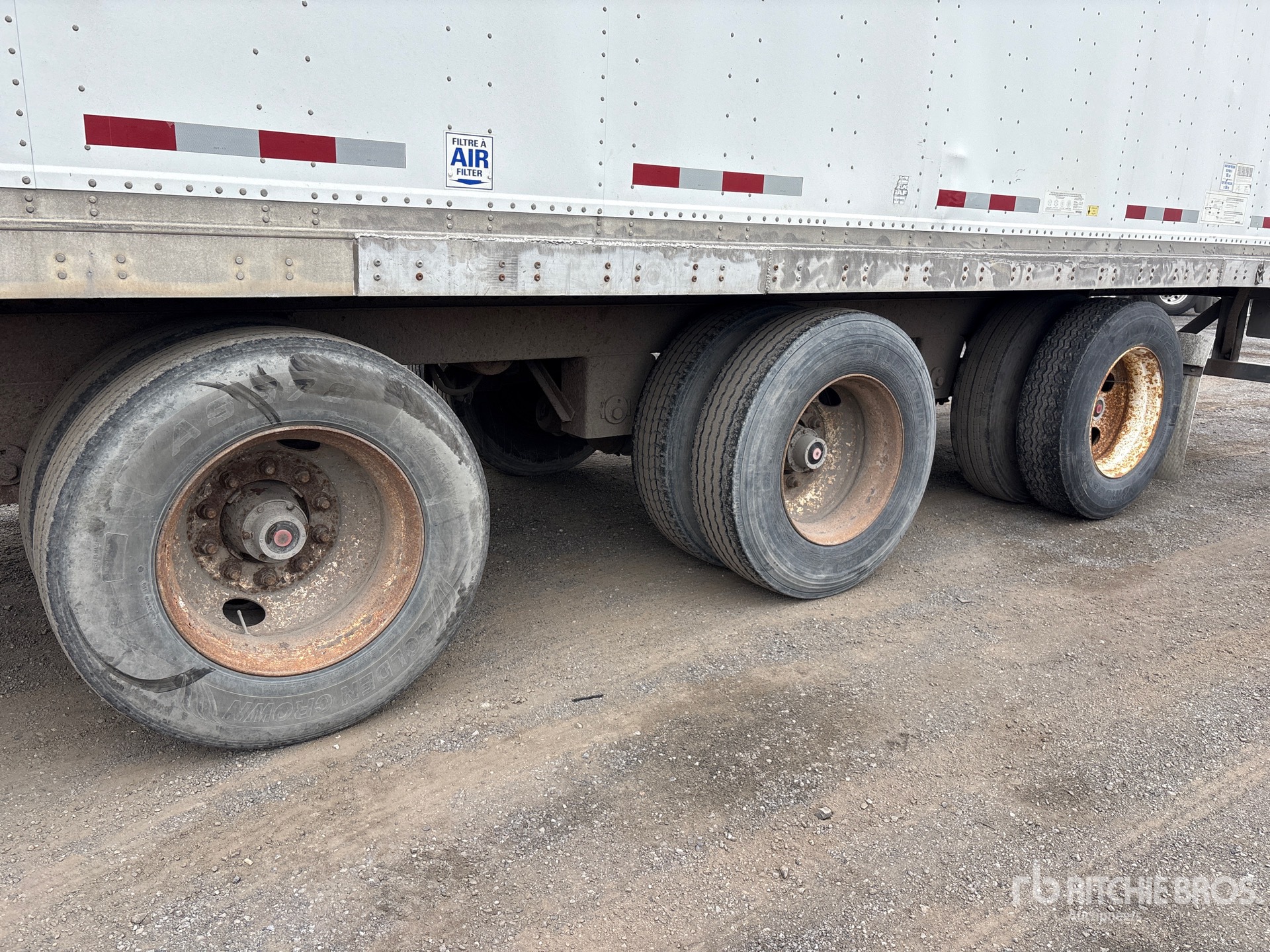 2006 Manac 53 ft x 102 in Tri/A