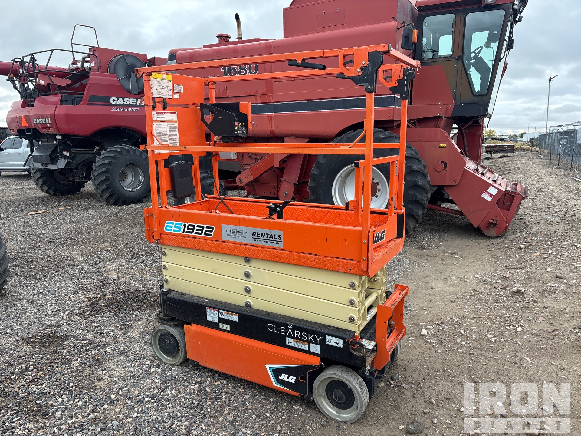 2021 JLG ES1932