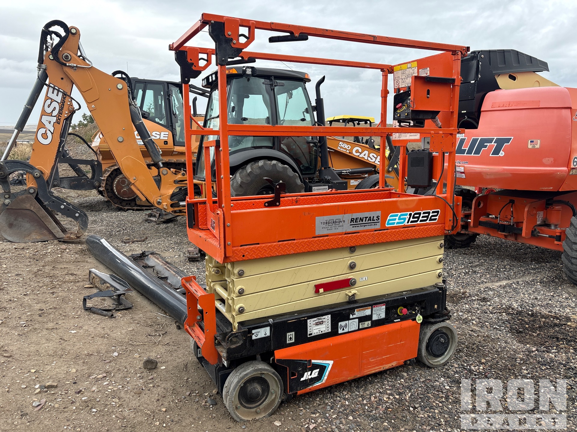 2021 JLG ES1932