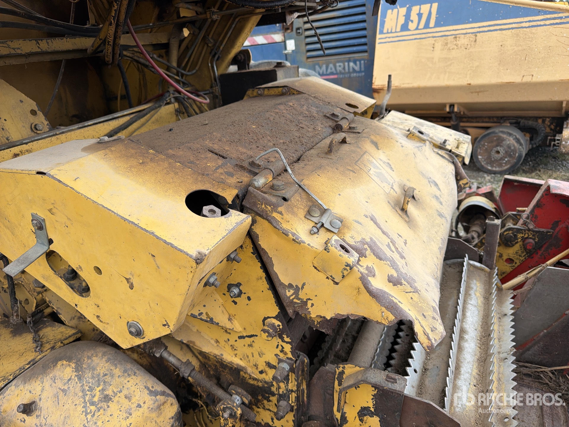 New Holland 2205